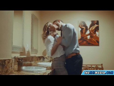 ❤️ Kiam belplena blondulo delogas vin en publika necesejo ❤️❌ Fikado ĉe eo.porngipfy.ru